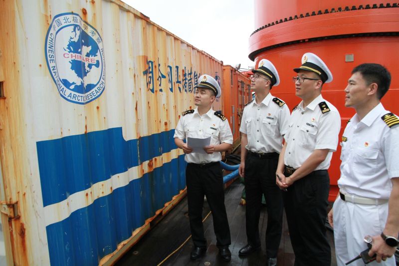 “雪龍2”號(hào)首次靠泊青島（圖）