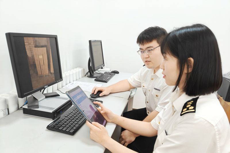 龍口海關(guān)查獲“涉危不報”油墨1.74噸（圖）